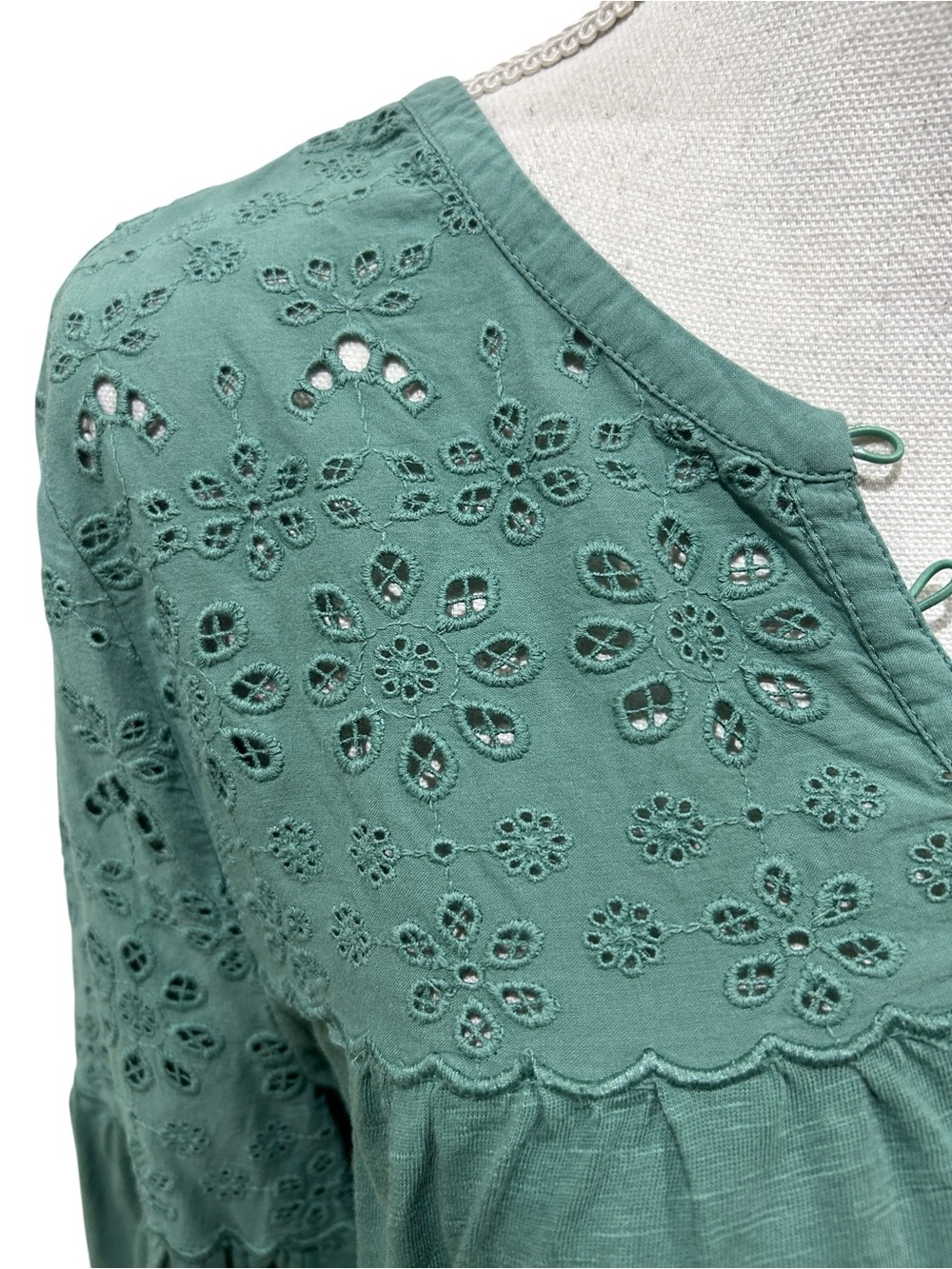 Fat Face Sage Green Eyelet Yoke blouse Top tiny buttons stretchy size large - Picture 6 of 9